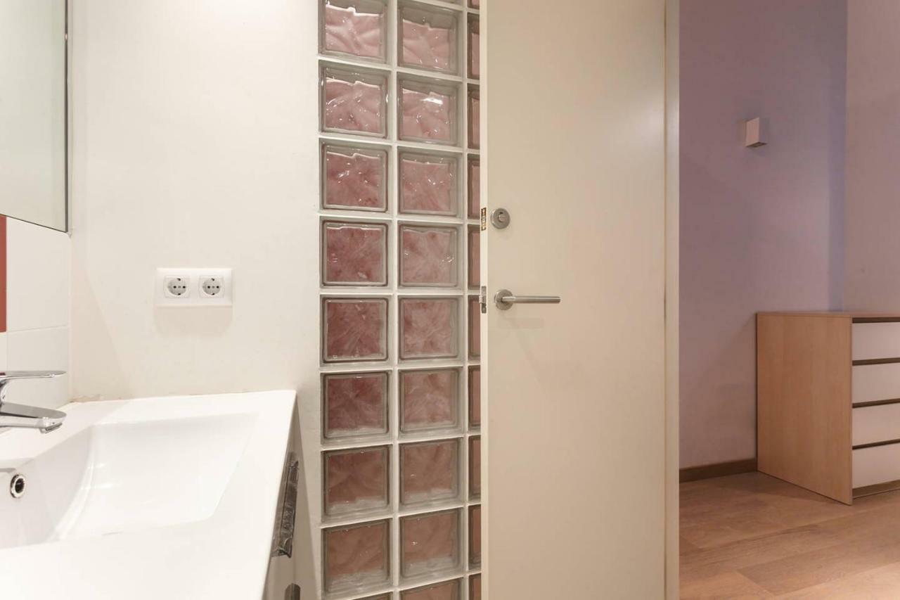 Nice Apartment In Sants Barcelona Exteriör bild